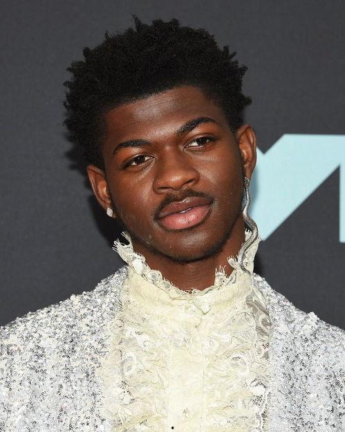 利尔·纳斯·X：蒙特罗万岁,蒙特罗万岁——揭秘嘻哈新星的崛起之路